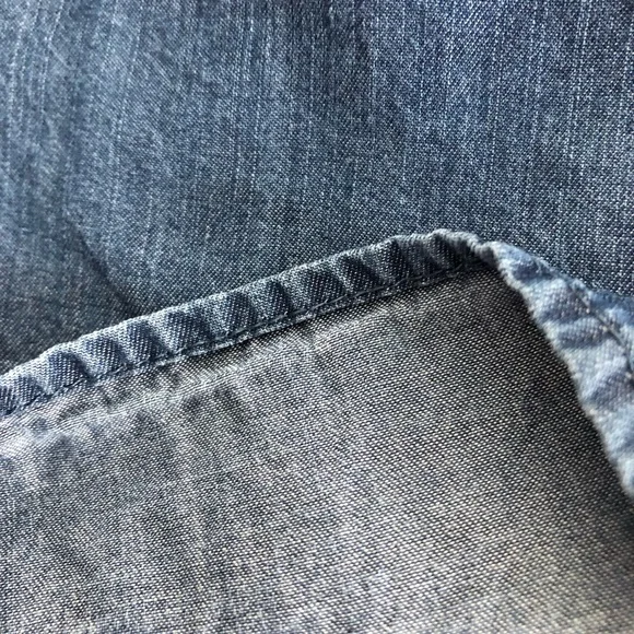 EUC Set of 2 Women’s Button-Up Shirts: 1 Floral and 1 Denim Short-Sleeve - Picture 8 of 16